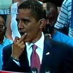 Obama haciendo un gesto sospechoso